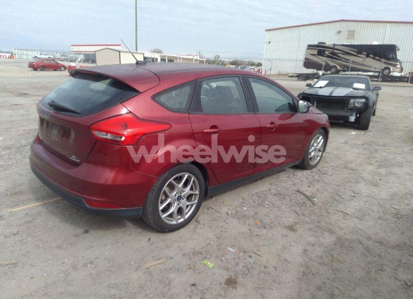 Photo 4 of 2015 Ford Focus SE (VIN 1FADP3K22FL224476)