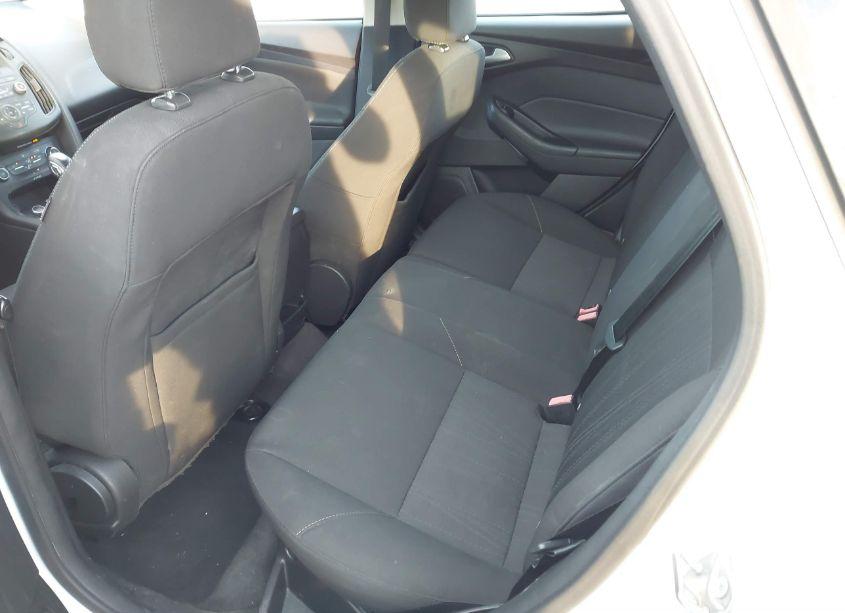 Photo 8 of 2015 Ford Focus SE (VIN 1FADP3K22FL259583)