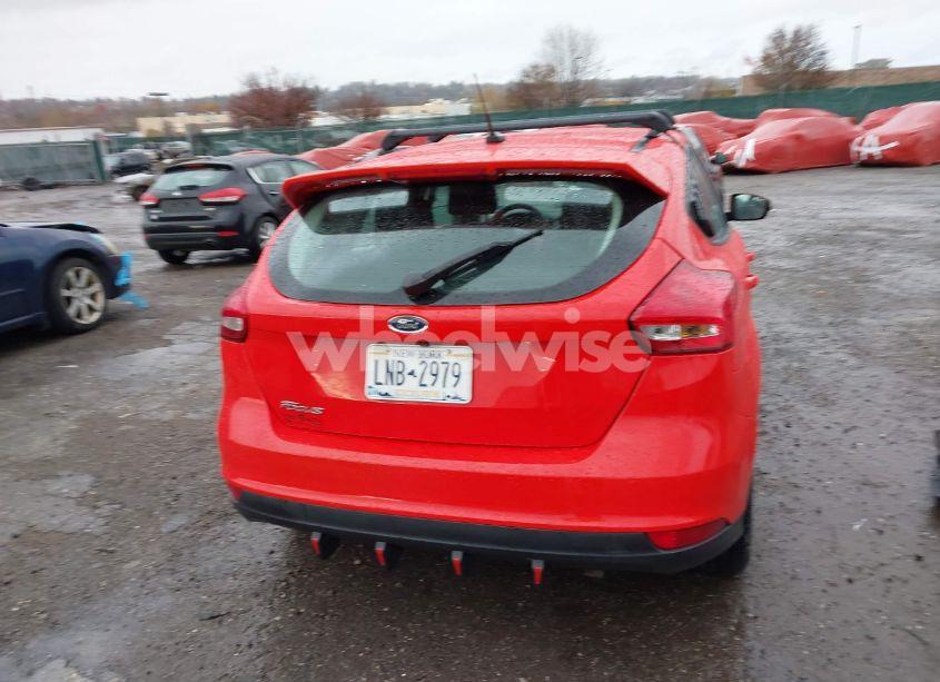 Photo 15 of 2015 Ford Focus SE (VIN 1FADP3K22FL276478)