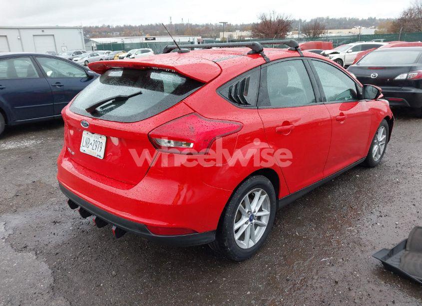 Photo 4 of 2015 Ford Focus SE (VIN 1FADP3K22FL276478)