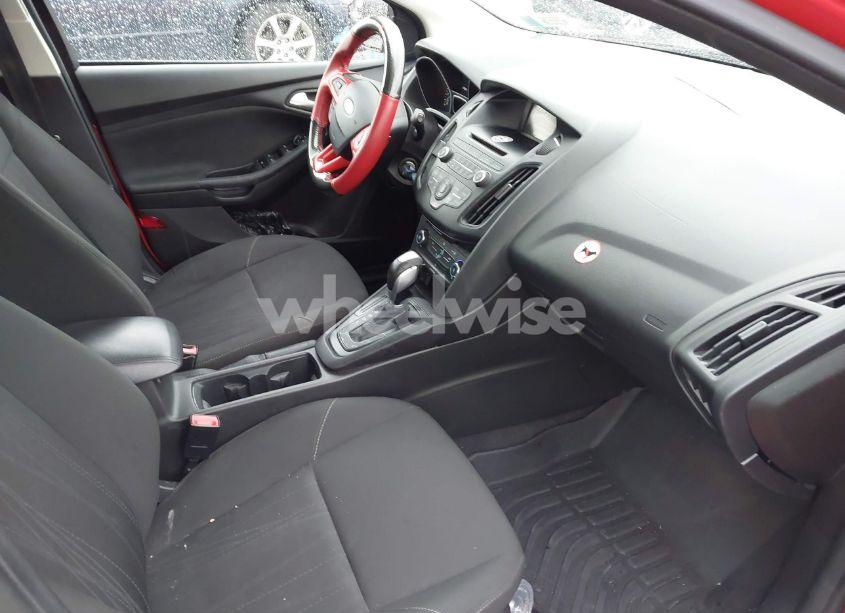 Photo 5 of 2015 Ford Focus SE (VIN 1FADP3K22FL276478)