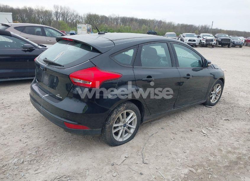Photo 4 of 2015 Ford Focus SE (VIN 1FADP3K22FL293099)