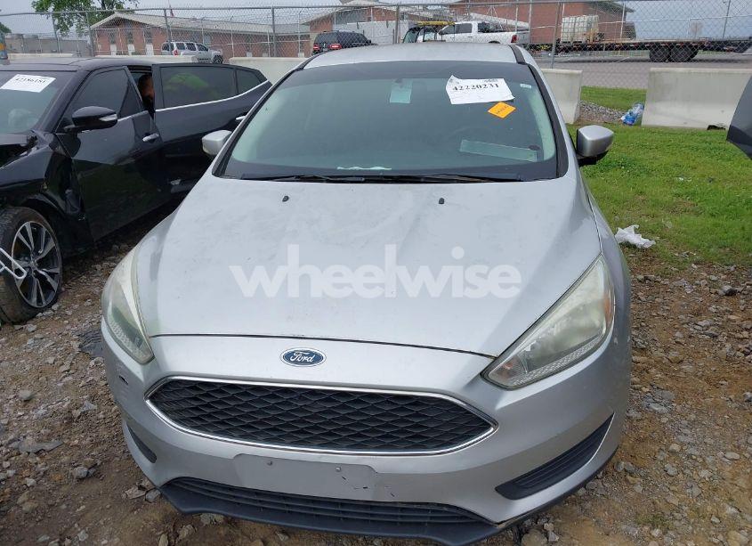 Photo 6 of 2015 Ford Focus SE (VIN 1FADP3K22FL315361)