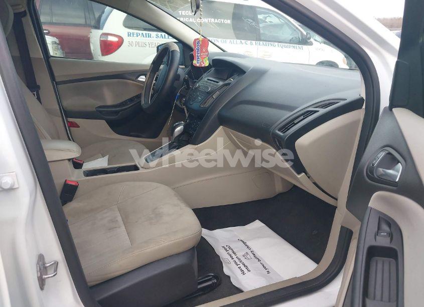 Photo 5 of 2015 Ford Focus SE (VIN 1FADP3K22FL384874)