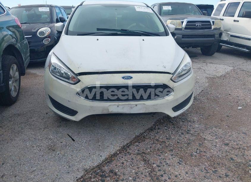 Photo 6 of 2015 Ford Focus SE (VIN 1FADP3K22FL384874)