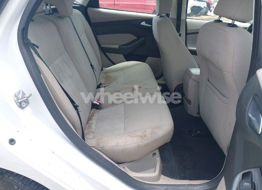 Photo 8 of 2016 Ford Focus SE (VIN 1FADP3K22GL213513)