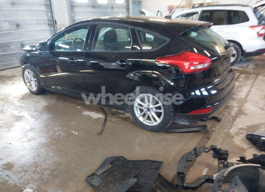 Photo 3 of 2016 Ford Focus SE (VIN 1FADP3K22GL309495)