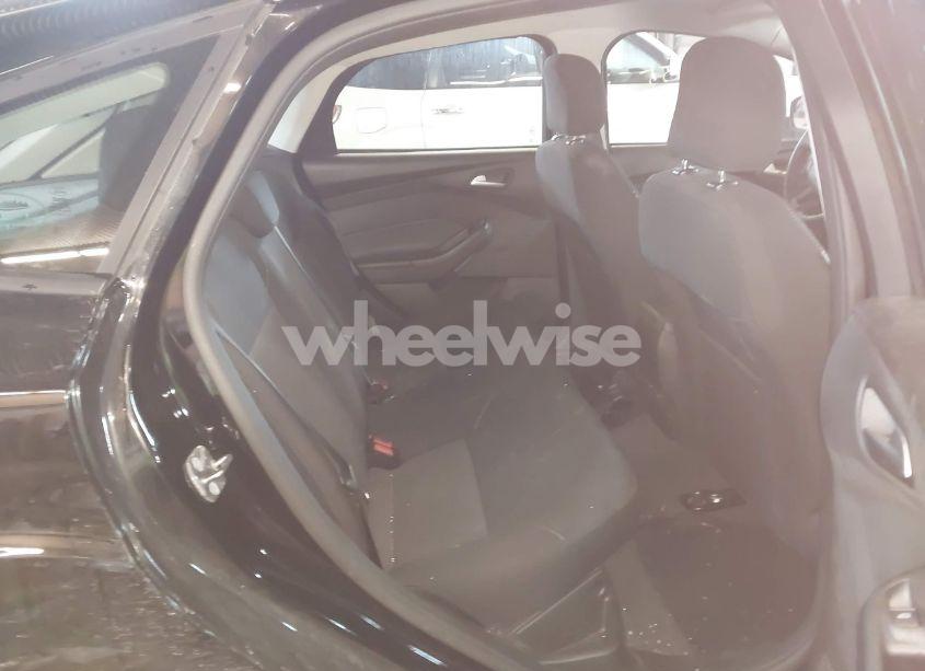 Photo 8 of 2016 Ford Focus SE (VIN 1FADP3K22GL309495)