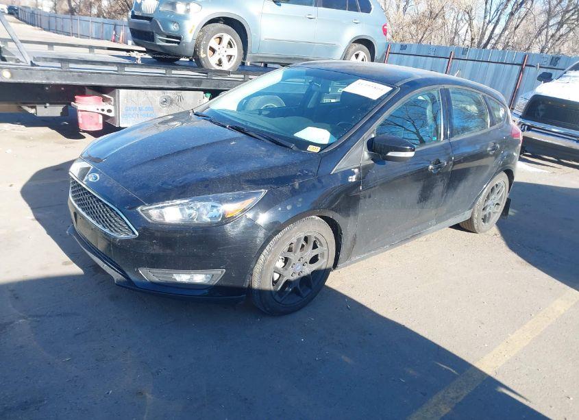 Photo 2 of 2016 Ford Focus SE (VIN 1FADP3K22GL326720)