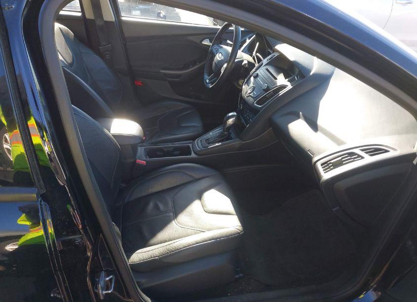 Photo 5 of 2016 Ford Focus SE (VIN 1FADP3K22GL326720)