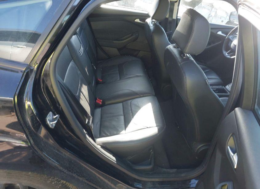 Photo 8 of 2016 Ford Focus SE (VIN 1FADP3K22GL326720)