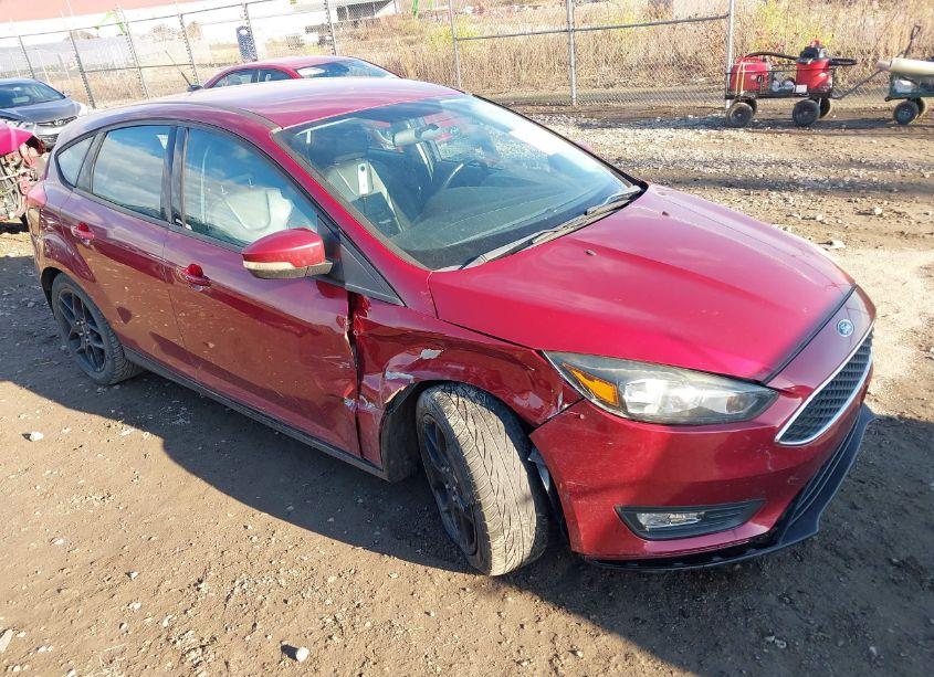 2016 Ford Focus SE (VIN 1FADP3K22GL330587) main photo