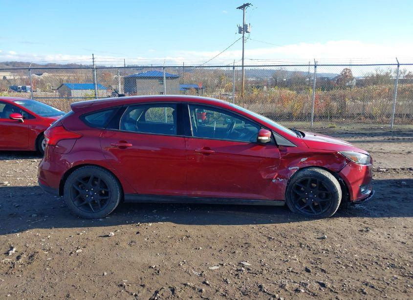 Photo 14 of 2016 Ford Focus SE (VIN 1FADP3K22GL330587)