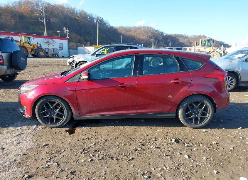 Photo 15 of 2016 Ford Focus SE (VIN 1FADP3K22GL330587)