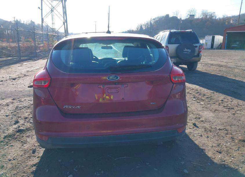 Photo 17 of 2016 Ford Focus SE (VIN 1FADP3K22GL330587)