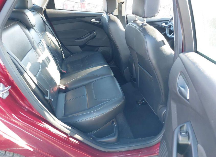 Photo 8 of 2016 Ford Focus SE (VIN 1FADP3K22GL330587)