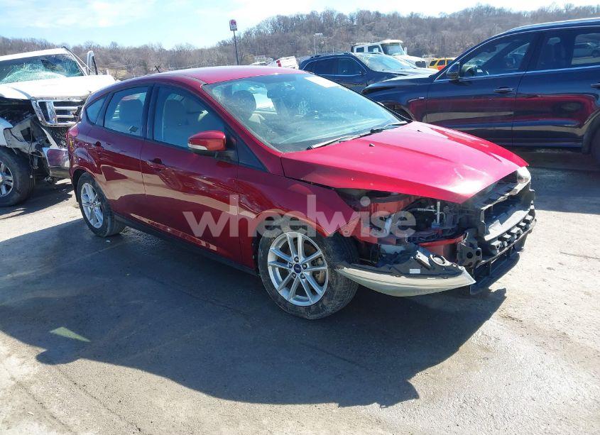 2016 Ford Focus SE (VIN 1FADP3K22GL331321) main photo