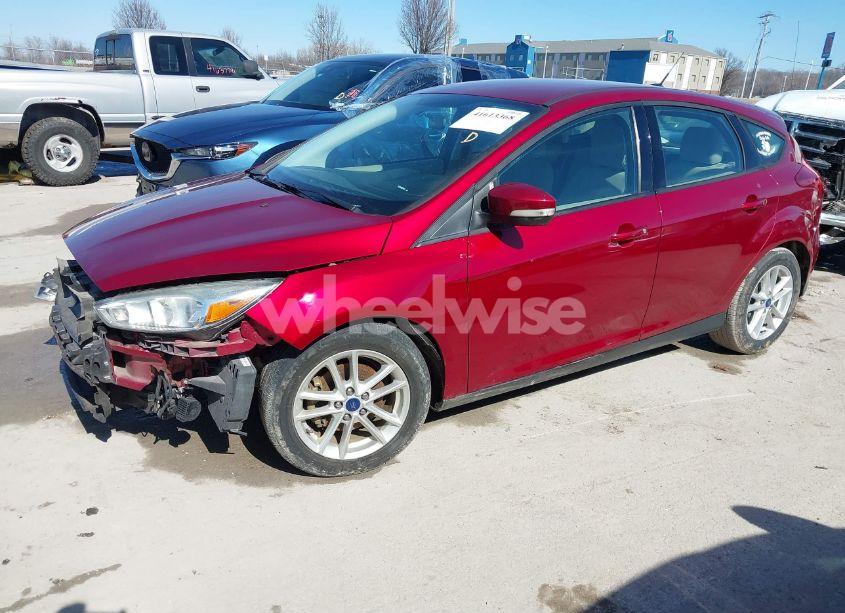 Photo 2 of 2016 Ford Focus SE (VIN 1FADP3K22GL331321)