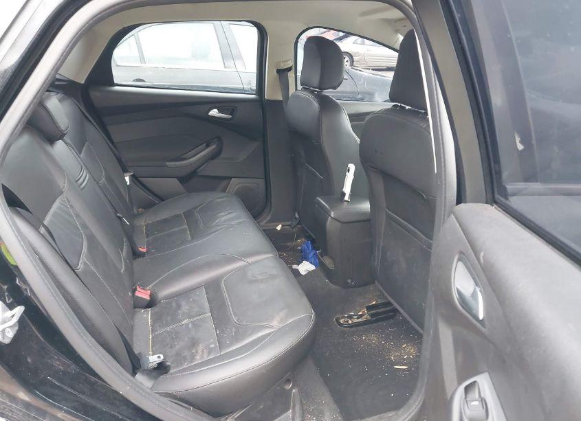 Photo 8 of 2016 Ford Focus SE (VIN 1FADP3K22GL368529)