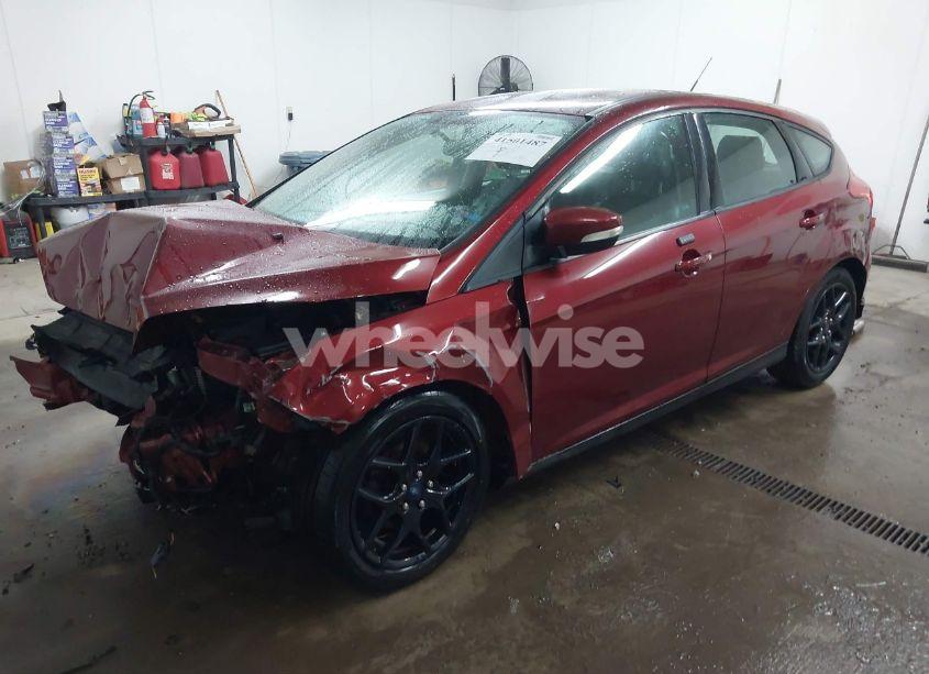 Photo 2 of 2016 Ford Focus SE (VIN 1FADP3K22GL394225)