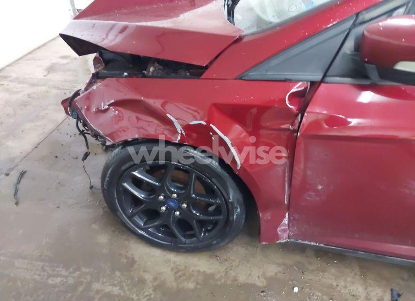 Photo 20 of 2016 Ford Focus SE (VIN 1FADP3K22GL394225)