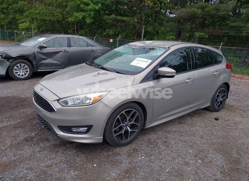 Photo 2 of 2016 Ford Focus SE (VIN 1FADP3K22GL399344)