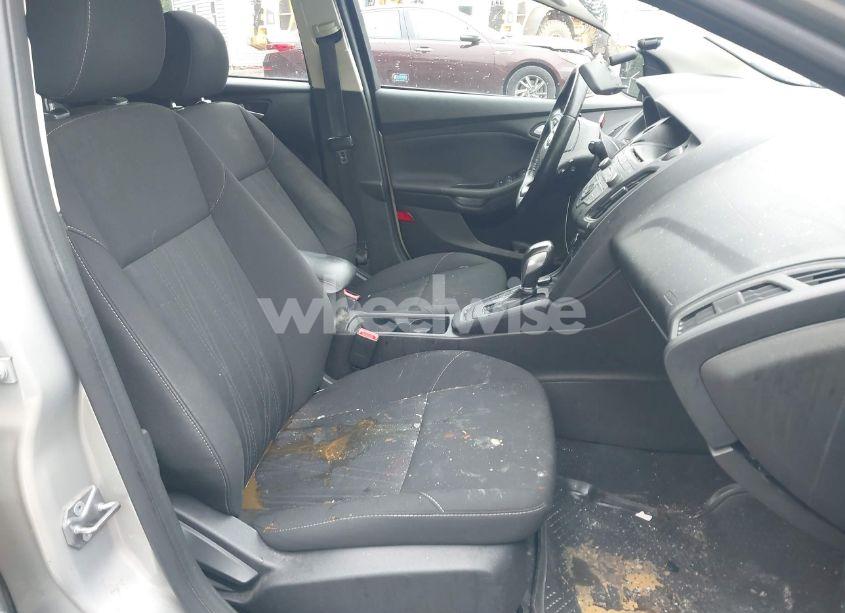 Photo 5 of 2016 Ford Focus SE (VIN 1FADP3K22GL399344)