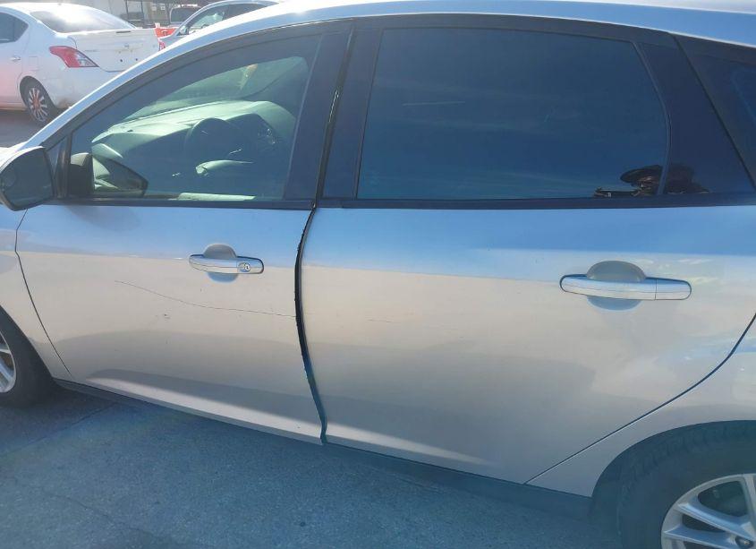 Photo 14 of 2017 Ford Focus SE (VIN 1FADP3K22HL216798)