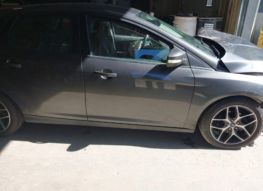 Photo 14 of 2017 Ford Focus SE (VIN 1FADP3K22HL246707)