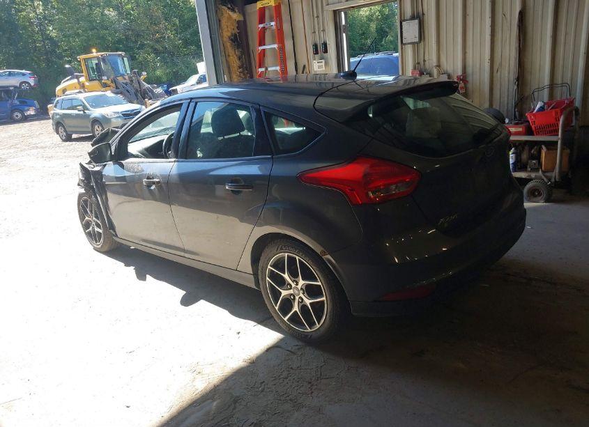 Photo 3 of 2017 Ford Focus SE (VIN 1FADP3K22HL246707)