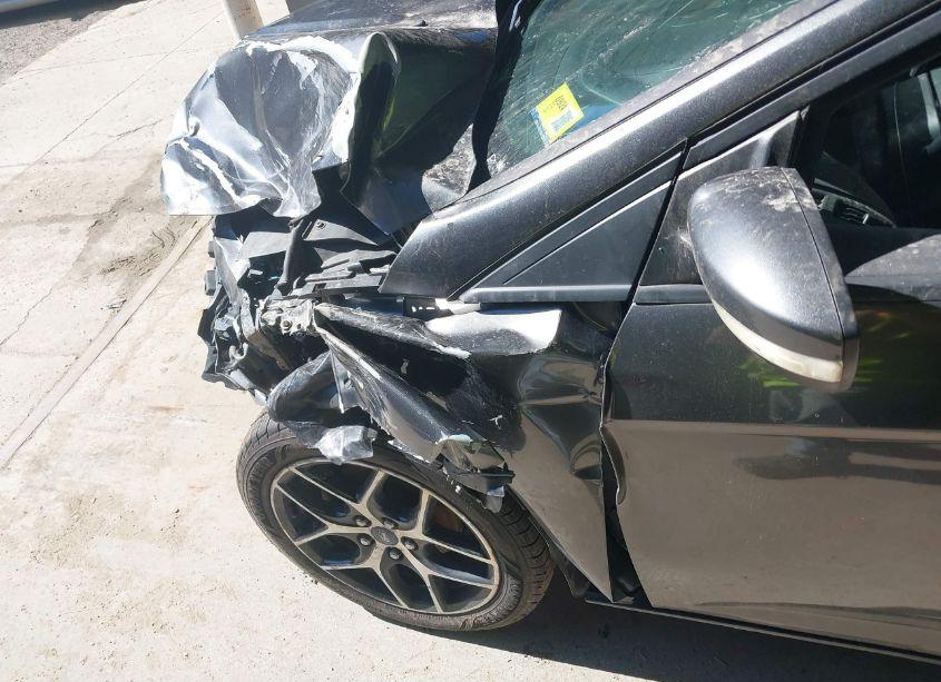 Photo 6 of 2017 Ford Focus SE (VIN 1FADP3K22HL246707)