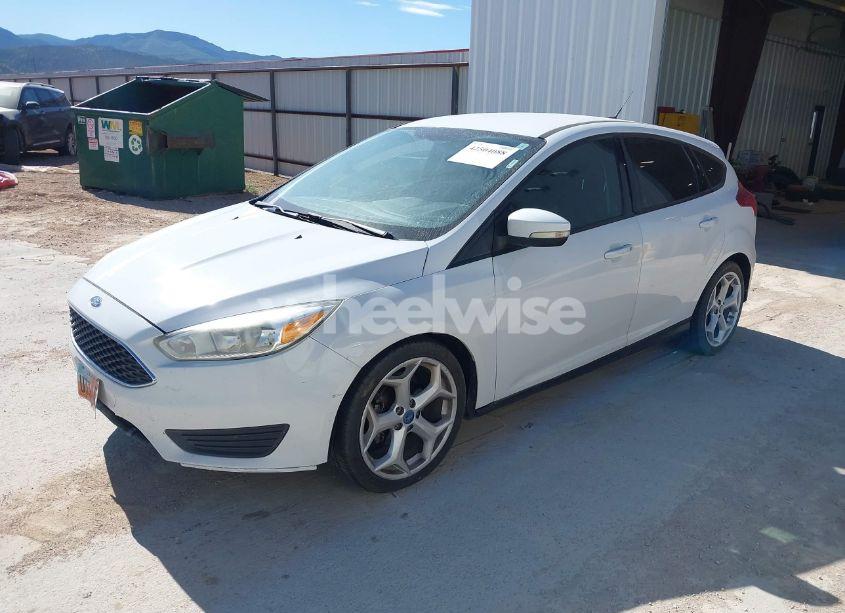 Photo 2 of 2017 Ford Focus SE (VIN 1FADP3K22HL259179)
