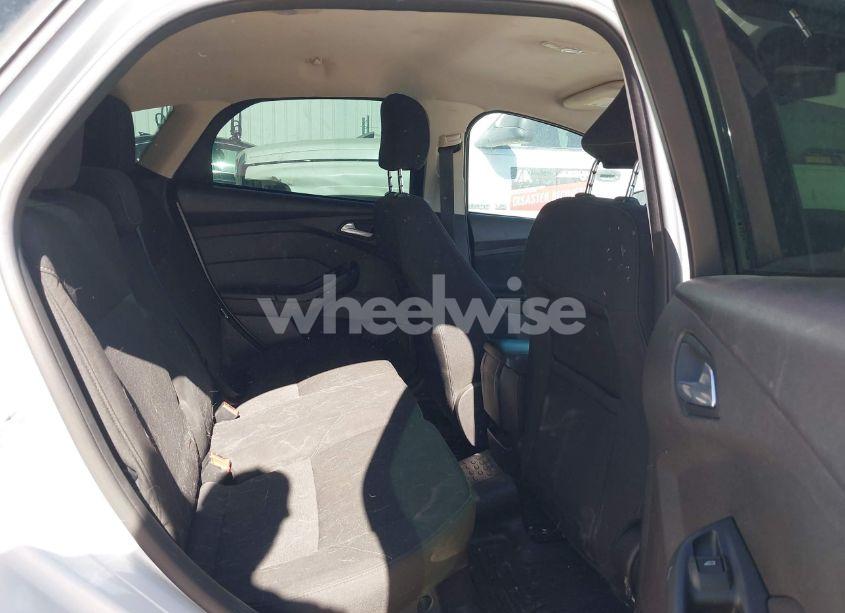 Photo 8 of 2017 Ford Focus SE (VIN 1FADP3K22HL259179)