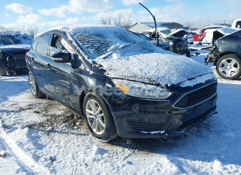 2017 Ford Focus SE (VIN 1FADP3K22HL298676) main photo