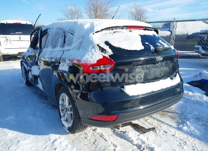 Photo 3 of 2017 Ford Focus SE (VIN 1FADP3K22HL298676)