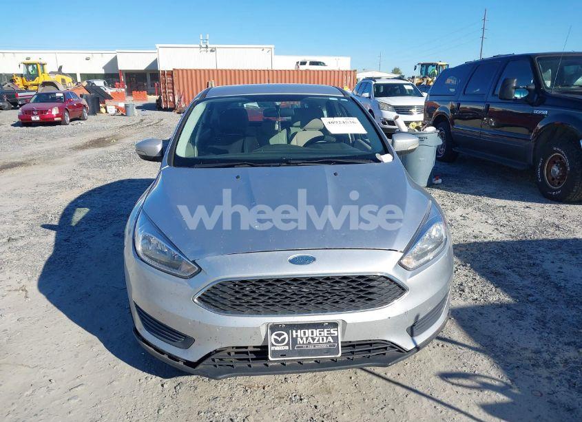 Photo 12 of 2017 Ford Focus SE (VIN 1FADP3K22HL317064)