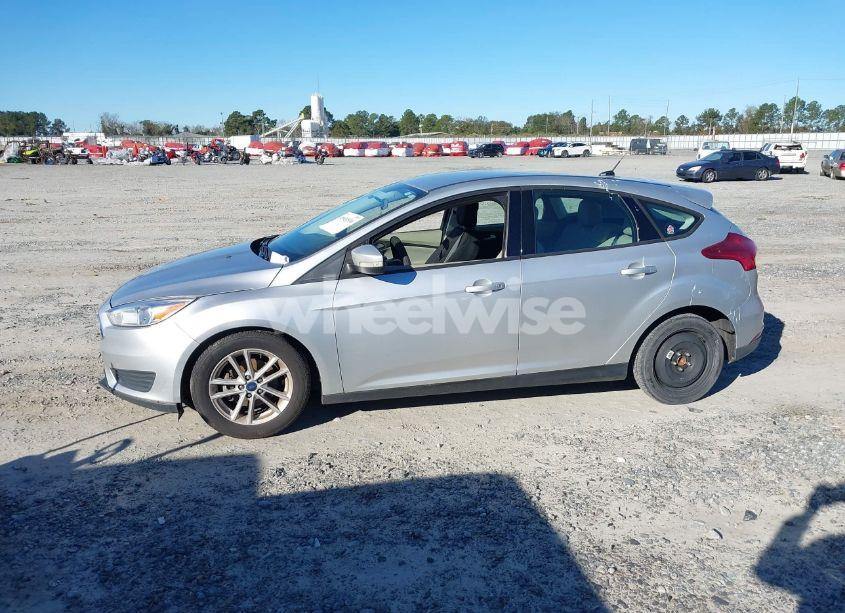 Photo 14 of 2017 Ford Focus SE (VIN 1FADP3K22HL317064)