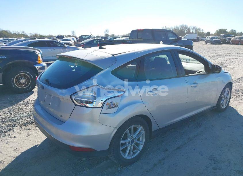 Photo 6 of 2017 Ford Focus SE (VIN 1FADP3K22HL317064)
