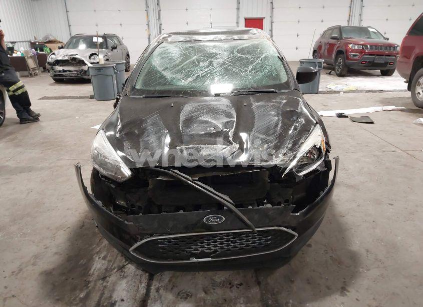 Photo 11 of 2018 Ford Focus SE (VIN 1FADP3K22JL206035)