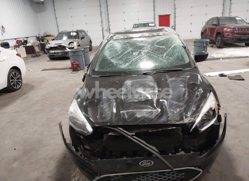 Photo 6 of 2018 Ford Focus SE (VIN 1FADP3K22JL206035)