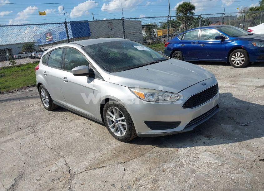 2018 Ford Focus SE (VIN 1FADP3K22JL207752) main photo