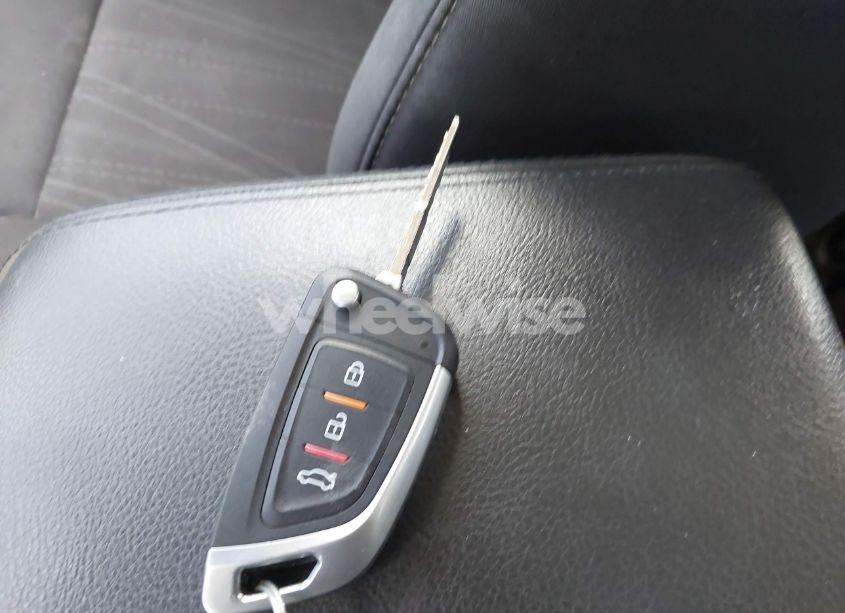 Photo 11 of 2018 Ford Focus SE (VIN 1FADP3K22JL207752)