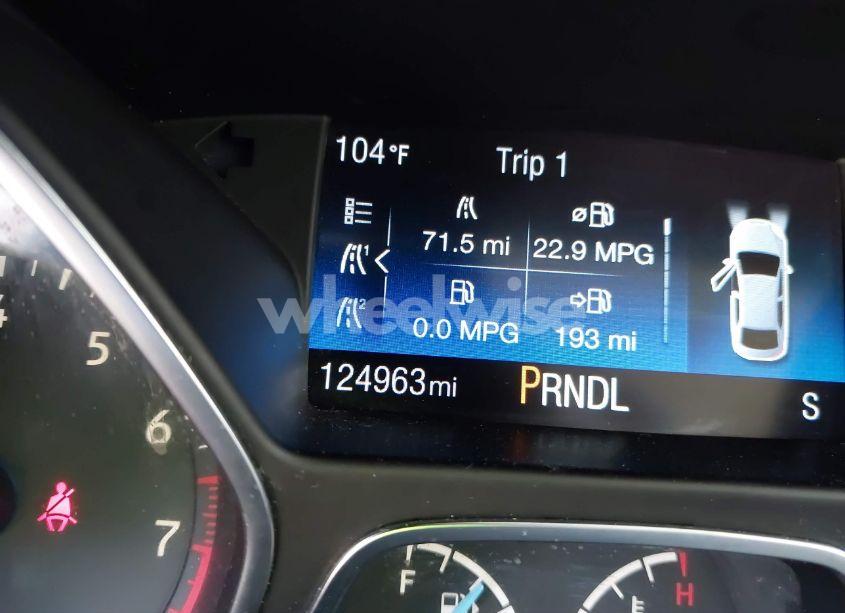 Photo 15 of 2018 Ford Focus SE (VIN 1FADP3K22JL207752)