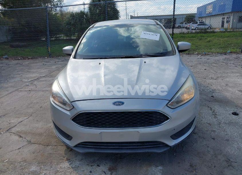 Photo 6 of 2018 Ford Focus SE (VIN 1FADP3K22JL207752)