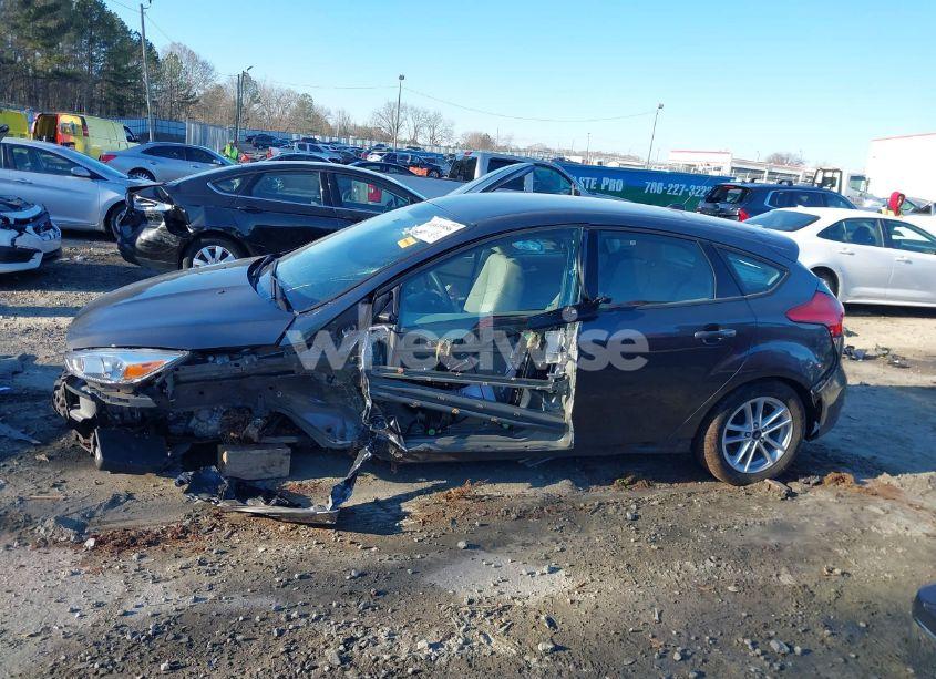 Photo 14 of 2018 Ford Focus SE (VIN 1FADP3K22JL234272)