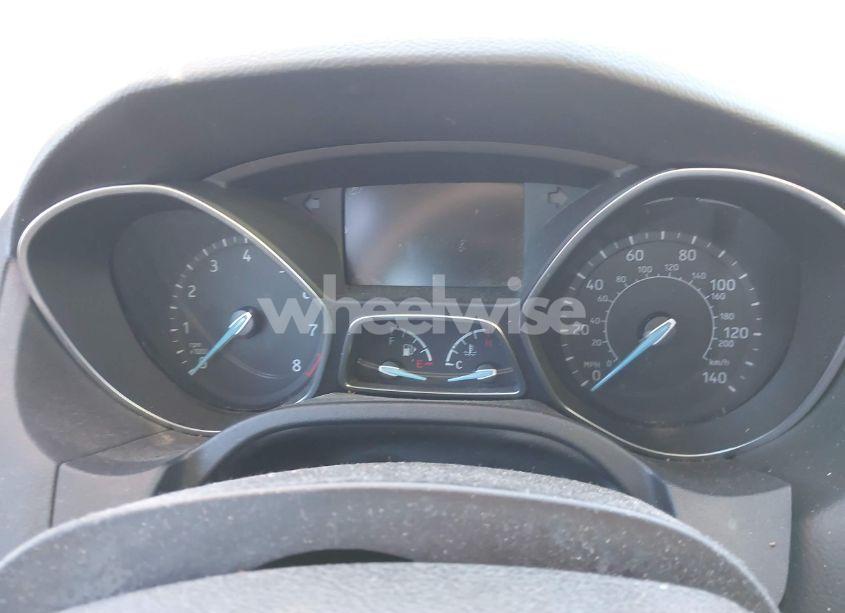 Photo 15 of 2018 Ford Focus SE (VIN 1FADP3K22JL234272)