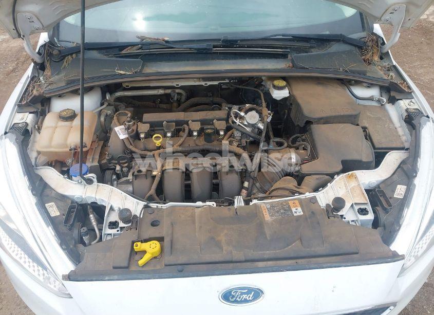 Photo 10 of 2018 Ford Focus SE (VIN 1FADP3K22JL244221)