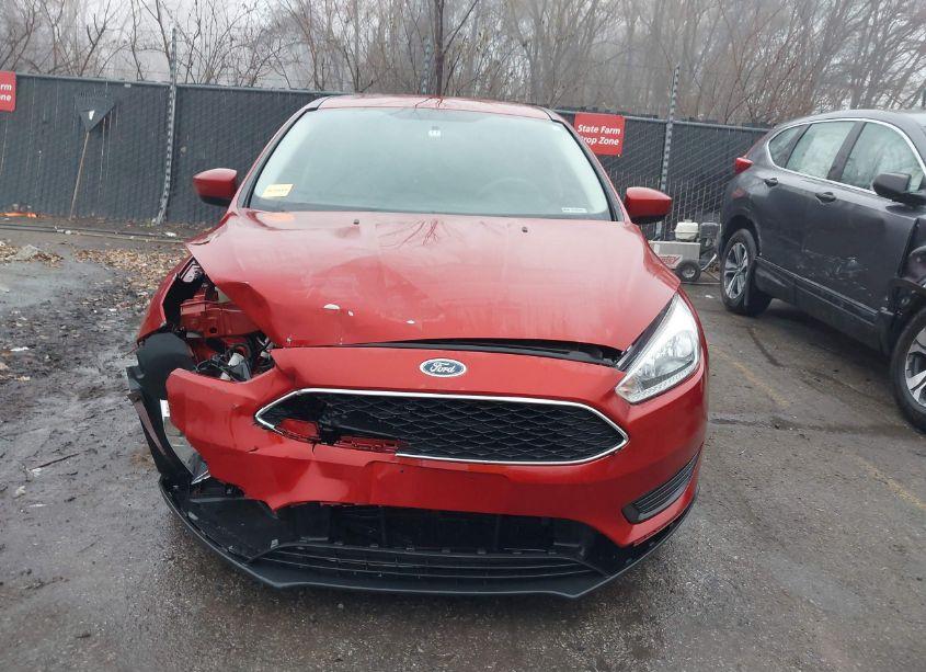 Photo 13 of 2018 Ford Focus SE (VIN 1FADP3K22JL245904)