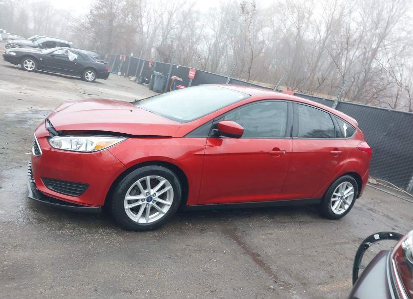 Photo 15 of 2018 Ford Focus SE (VIN 1FADP3K22JL245904)