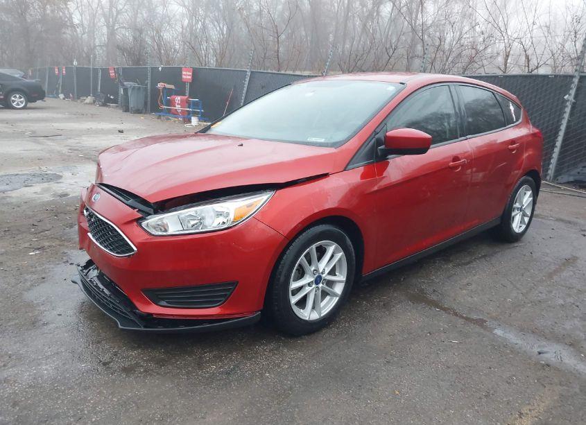 Photo 2 of 2018 Ford Focus SE (VIN 1FADP3K22JL245904)